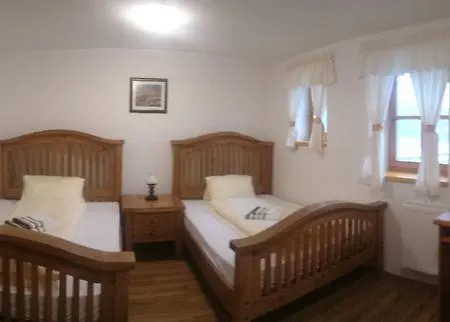 Penzión pre hostí Koliba *
